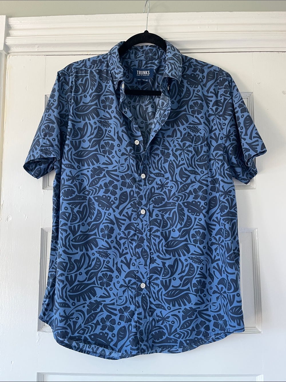 Trunks Shirt Size Medium